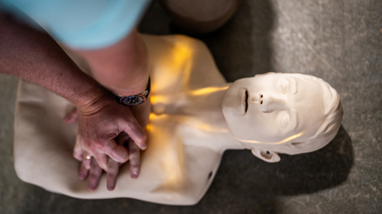 When should you choose a CPR manikin with feedback?